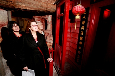 Three women visit a Chinese museum