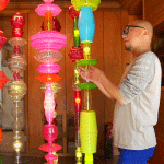 Choi-Jeong-hwa with his glass artwork